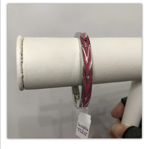 Lia Sophia Fuchsia Silver Tone Chevron Bangle Stretch Women’s bracelet - Picture 4 of 9